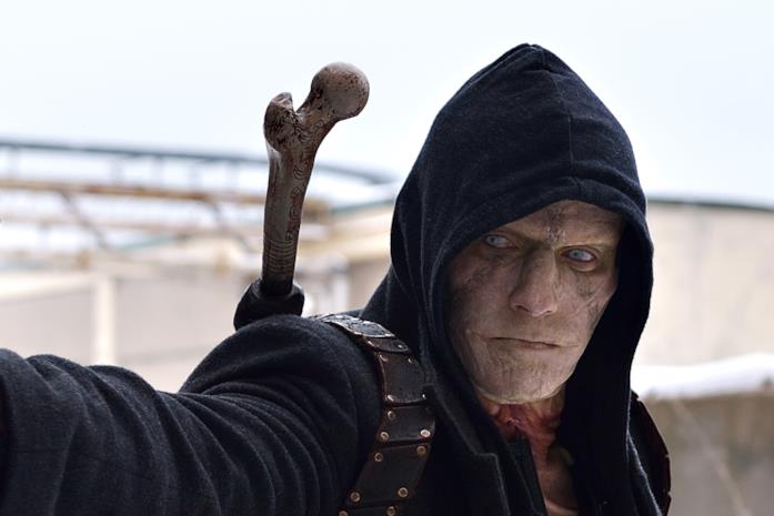 Quinlan è il mezzosangue di The Strain capace di muoversi alla luce del giorno. Il vampiro mezzosangue Quinlan, uno dei protagonisti di The Strain.