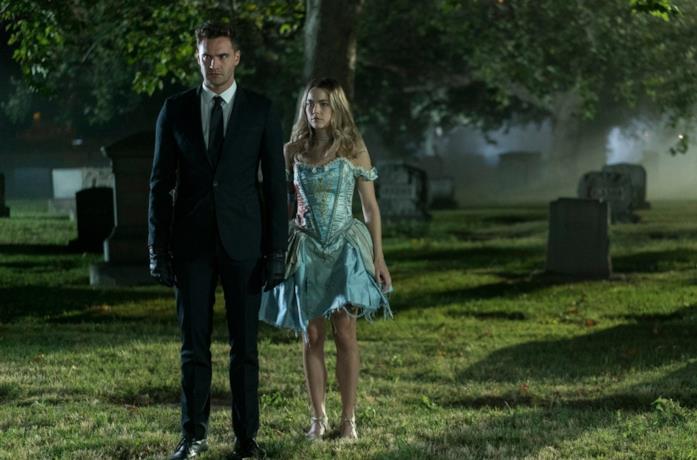 Due personaggi della serie antologica Into the Dark