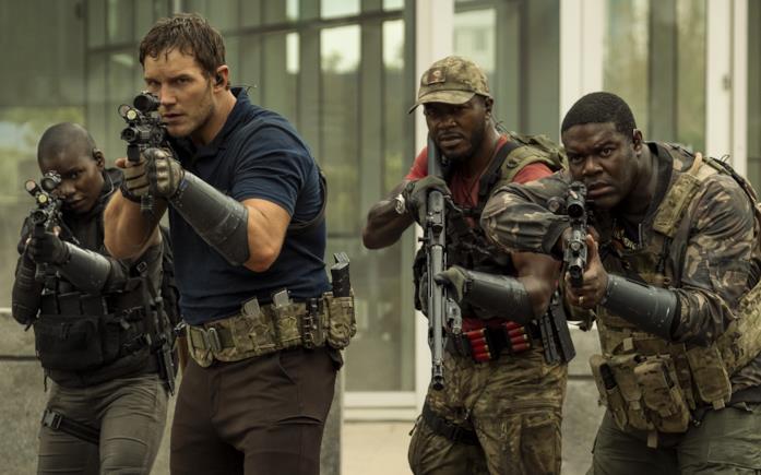 La guerra di domani: il finale del film e la sua spiegazione Chris Pratt, Edwin Hodge e Sam Richardson in una scena del film La guerra di domani