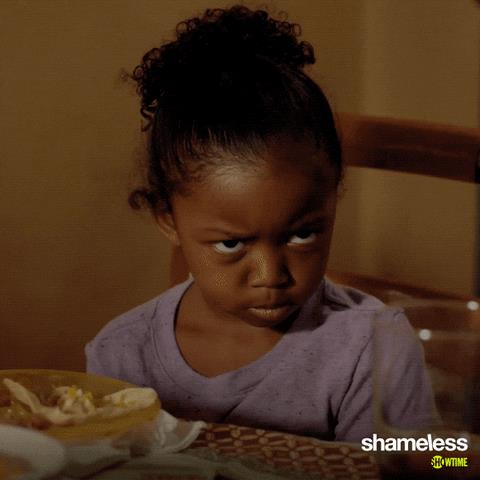 GIF sguardo minaccioso della bambina di Shameless GIF sguardo minaccioso della bambina della serie TV Shameless