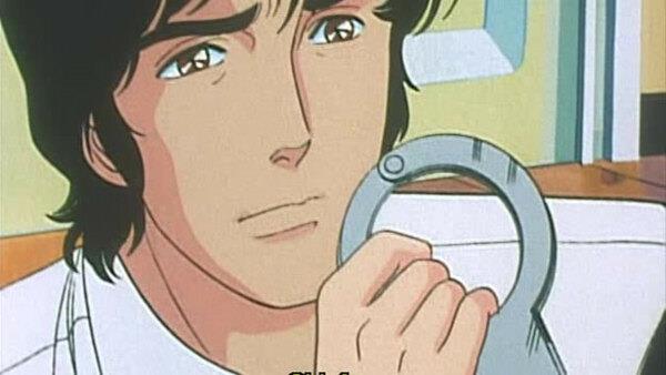 Occhi di gatto, la conclusione del fumetto Matthew tiene in mano le manette in una scena dell'ultimo episodio di Occhi di gatto