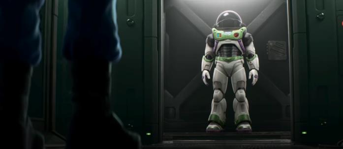 Lightyear: il teaser trailer italiano è online La tuta spaziale di Lightyear