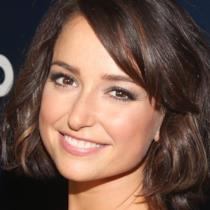 Milana Vayntrub