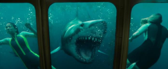 47 metri - Uncaged, la trama e il finale dello shark movie con Sophie Nélisse Corinne Foxx, lo squalo e Sophie Nélisse in una scena del film 47 metri - Uncaged