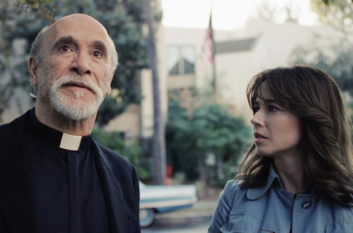 Tony Amendola e Linda Cardellini nel film La Llorona - Le lacrime del male