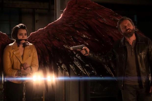 Rory rapita da Le Mec in una scena dal finale di Lucifer Una scena dal finale di Lucifer, Rory rapita da Le Mec
