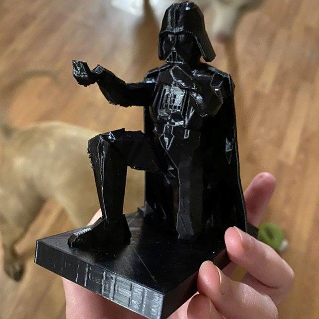Star Wars, il portapenna di Darth Vader è davvero imperdibile Il portapenna di Darth Vader nella sua grandezza naturale