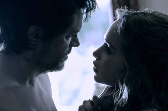 Above Suspicion, il trailer del thriller con Emilia Clarke