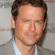 Greg Kinnear