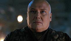 Varys, alla base della storia di Tyrion in Game of Thrones? Gif di Vary in