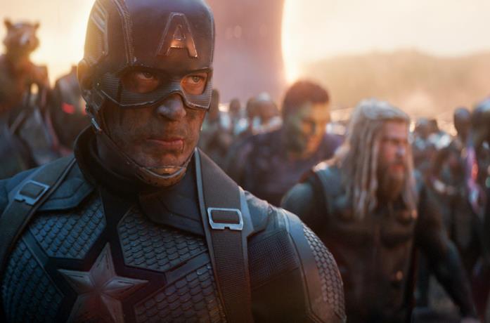 Captain America alla guida di tutti i supererori del MCU in una scena di Avengers: Endgame