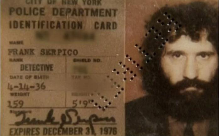 Serpico, detective dopo il ferimento Il distintivo da detective di Frank Serpico