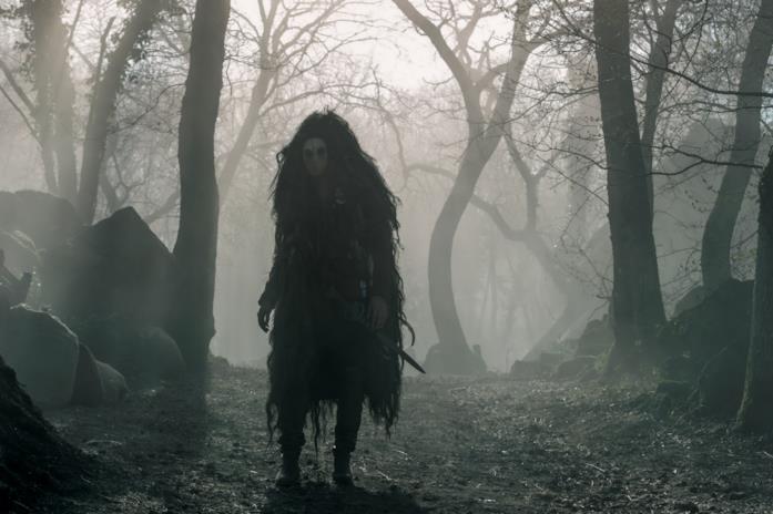 Luna Nera: come sono i primi due episodi della nuova serie italiana di Netflix Una scena della serie Netflix Luna Nera
