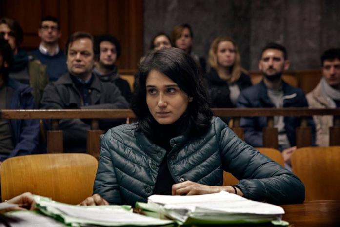 Lea, la storia vera e il film TV con Vanessa Scalera a confronto Linda Caridi in una scena del film Lea