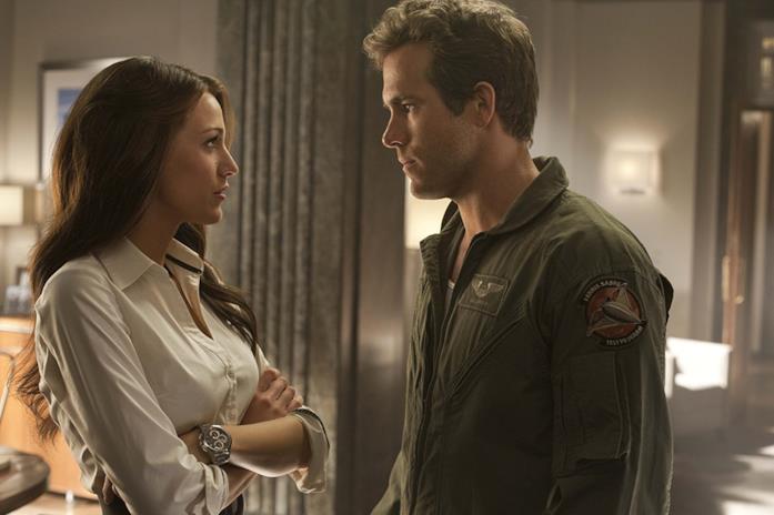 Lanterna Verde, il flop targato Warner/DC Ryan Reynolds e Blake Lively in una scena del film