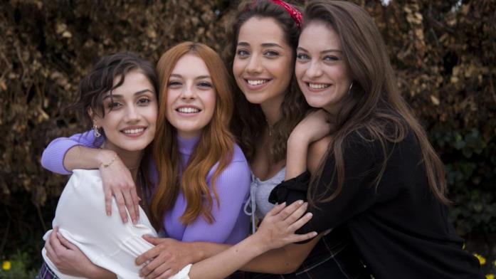 Come sorelle: come finisce la serie Le protagoniste di Come sorelle: Ipek, Deren, Azra e Cilem