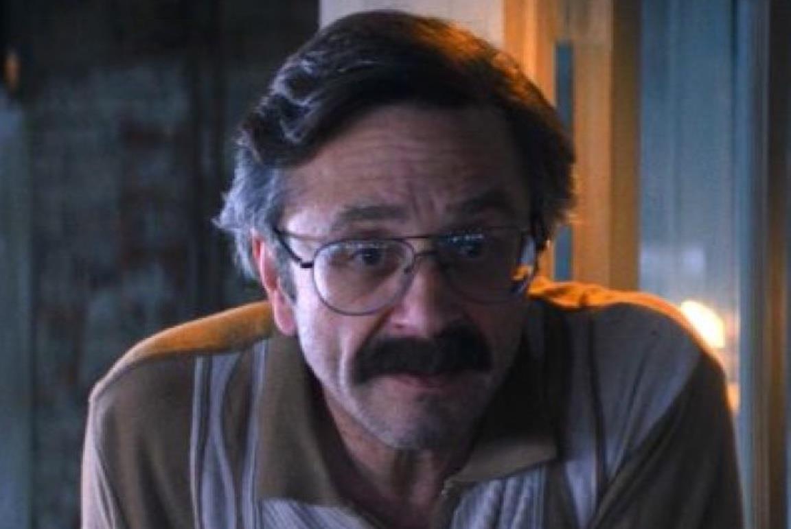 Marc maron nella serie GLOW
