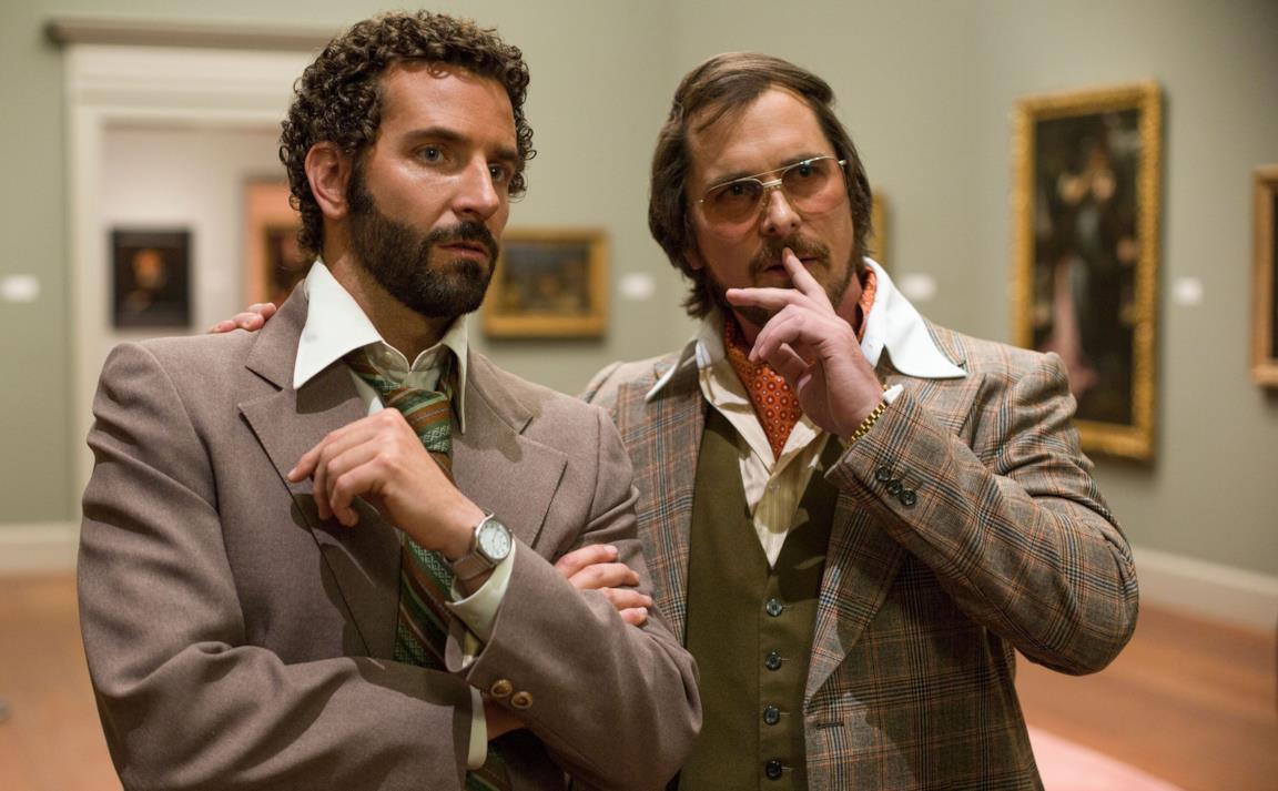 Christian Bale e Bradley Cooper in una scena del film
