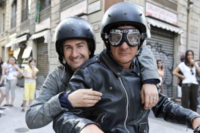 Benvenuti al Nord - Alberto Alberto in moto con Mattia in Benvenuti al Nord