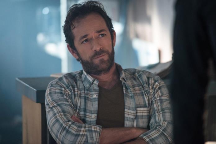 Luke Perry nei panni di Fred Andrews in Riverdale Luke Perry in Riverdale