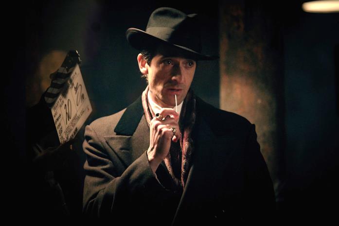 Adrien Brody è Luca Changretta nel quinto episodio della stagione 4 di Peaky Blinders Adrien Brody interpreta Luca Changretta