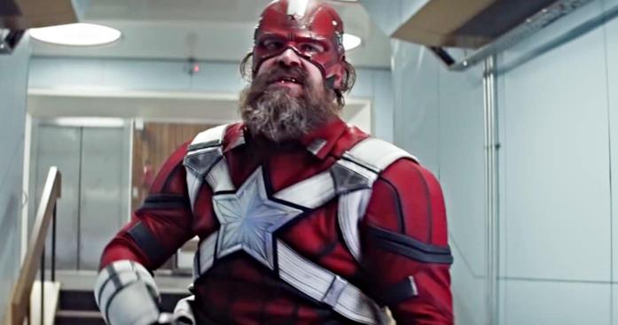 Il Guardiano Rosso di David Harbour si prepara alla lotta David Harbour come Guardiano Rosso in Black Widow