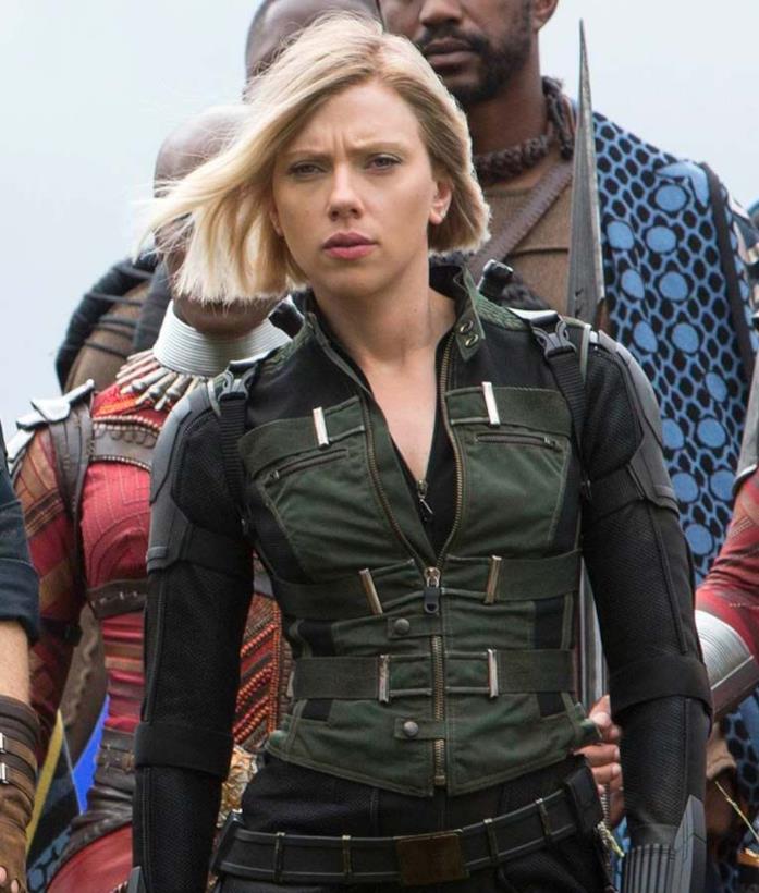Yelena potrebbe essere Taskmaster, ecco perché Vedova nera indossa il giubbotto verde Black Widow in Infinity War