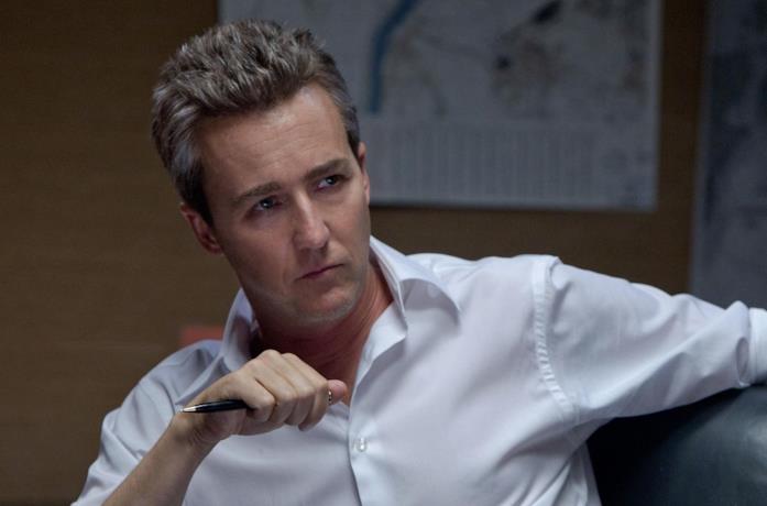 Edward Norton in una scena del film The Bourne Legacy