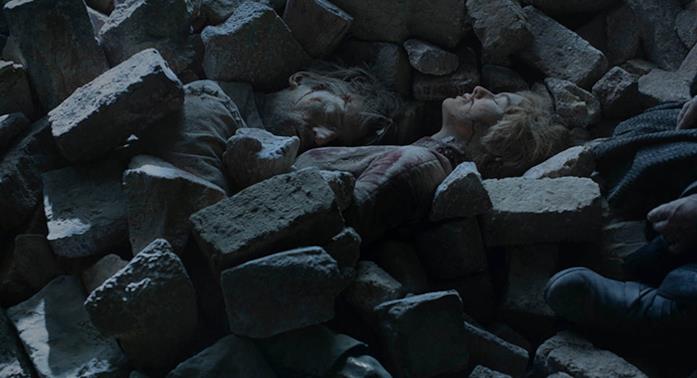 Jaime e Cersei, spariti troppo in fretta Jaime e Cersei, semisepolti dalle macerie