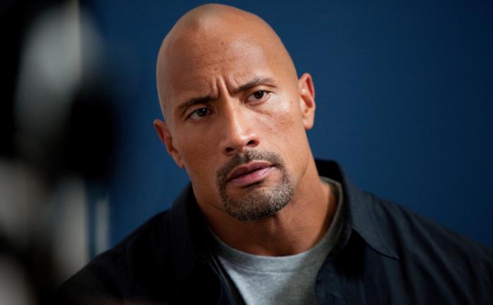Un primo piano di Dwayne Johnson