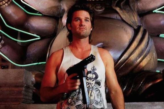 Kurt Russell in una scena di Grosso guaio a Chinatown