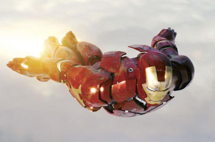 Robert Downey Jr. è Tony Stark in una scena di Iron Man