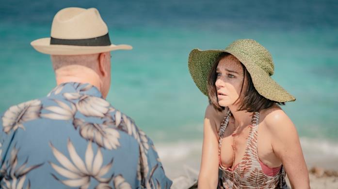5 è il numero perfetto Toni Servillo e Valeria Golino in spiaggia