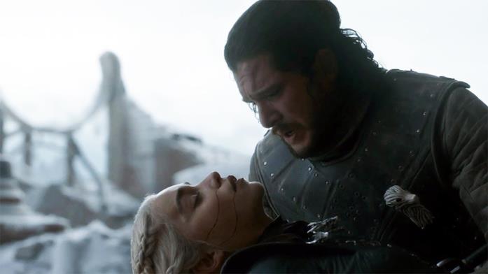Dov'è volato Drogon alla fine di Game of Thrones 8? Rispondono gli showrunner Kit Harington ed Emilia Clarke in Game of Thrones 8x06