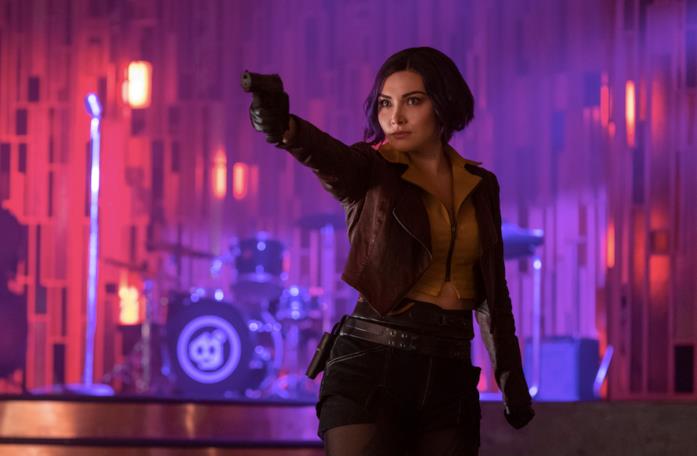 Cowboy Bebop di Netflix piacerà a chi ama la serie anime originale? Faye Valentine con la pistola