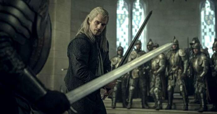 The Witcher: cosa è cambiato dall'idea iniziale? Lo rivela la showrunner Henry Cavill in una scena di The Witcher