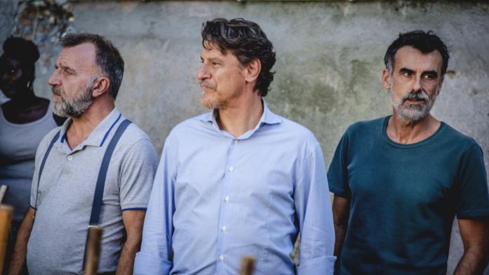 Liberi tutto: quello che c'è da sapere sulla serie scritta dagli autori di Boris Una parte del cast di Liberi tutti