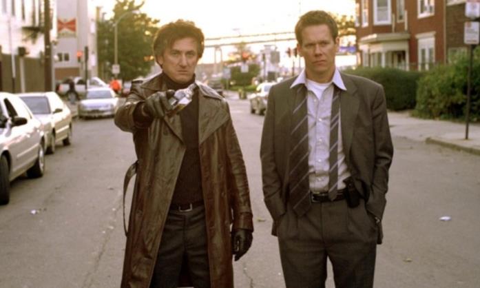 Una scena di Mystic River con Sean Penn e Kevin Bacon