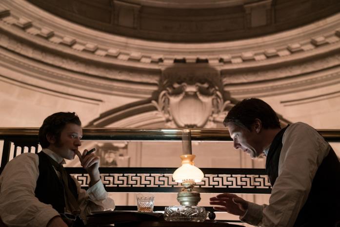 Tom Holland e Benedict Cumberbatch Tom Holland e Benedict Cumberbatch in una scena del film