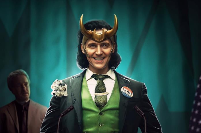 Tom Hiddleston in un poster promozionale della serie Loki