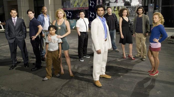 Leonard Roberts e il cast della prima stagione di Heroes Il cast di Heroes