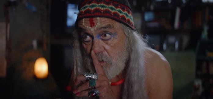 Color Out of Space, il trailer dell'horror con Nicolas Cage ispirato a Lovecraft Tommy Chong in una scena del film Color Out of Space