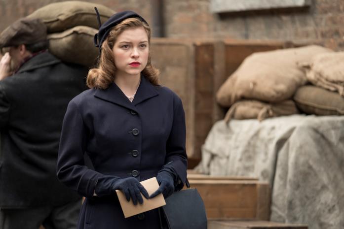 Red Joan Sophie Crookson nei panni della giovane Joan