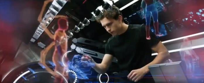 In Spider-Man: Far From Home un omaggio al costume Iron Spider dei fumetti Peter crea un nuovo costume in una scena di Spider-Man: Far From Home