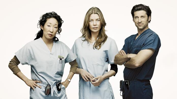 Sandra Oh, Ellen Pompeo e Patrick Dempsey in un'immagine promozionale di Grey's Anatomy Un'immagine promozionale della prima stagione di Grey's Anatomy con i tre protagonisti