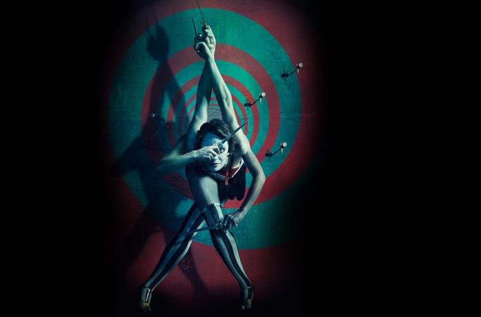 Un poster promozionale di American Horror Story: Freak Show