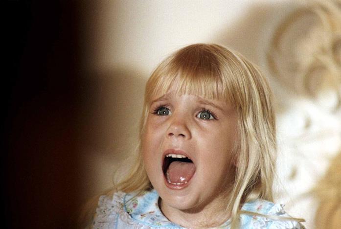 Poltergeist, Heather O'Rourke in una scena del film Heather O'Rourke