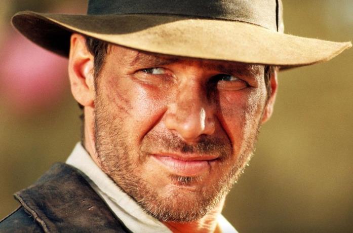 Un primo piano di Harrison Ford in una scena del film Indiana Jones e l'ultima crociata