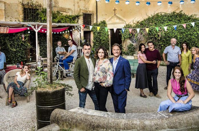 Il cast di Liberi tutti