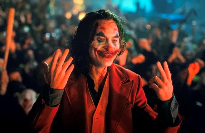 Joaquin Phoenix in una scena del film Joker